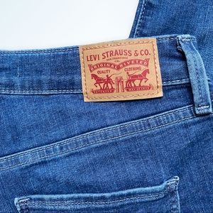 Levi’s Classic Mid Rise Skinny Jeans - Blue Denim - Size 6 - Levi Straus Classic